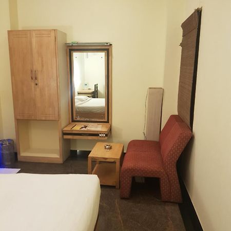 P R Pride Inn Пудучеррі Екстер'єр фото