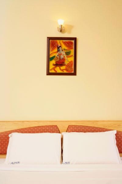 P R Pride Inn Пудучеррі Екстер'єр фото